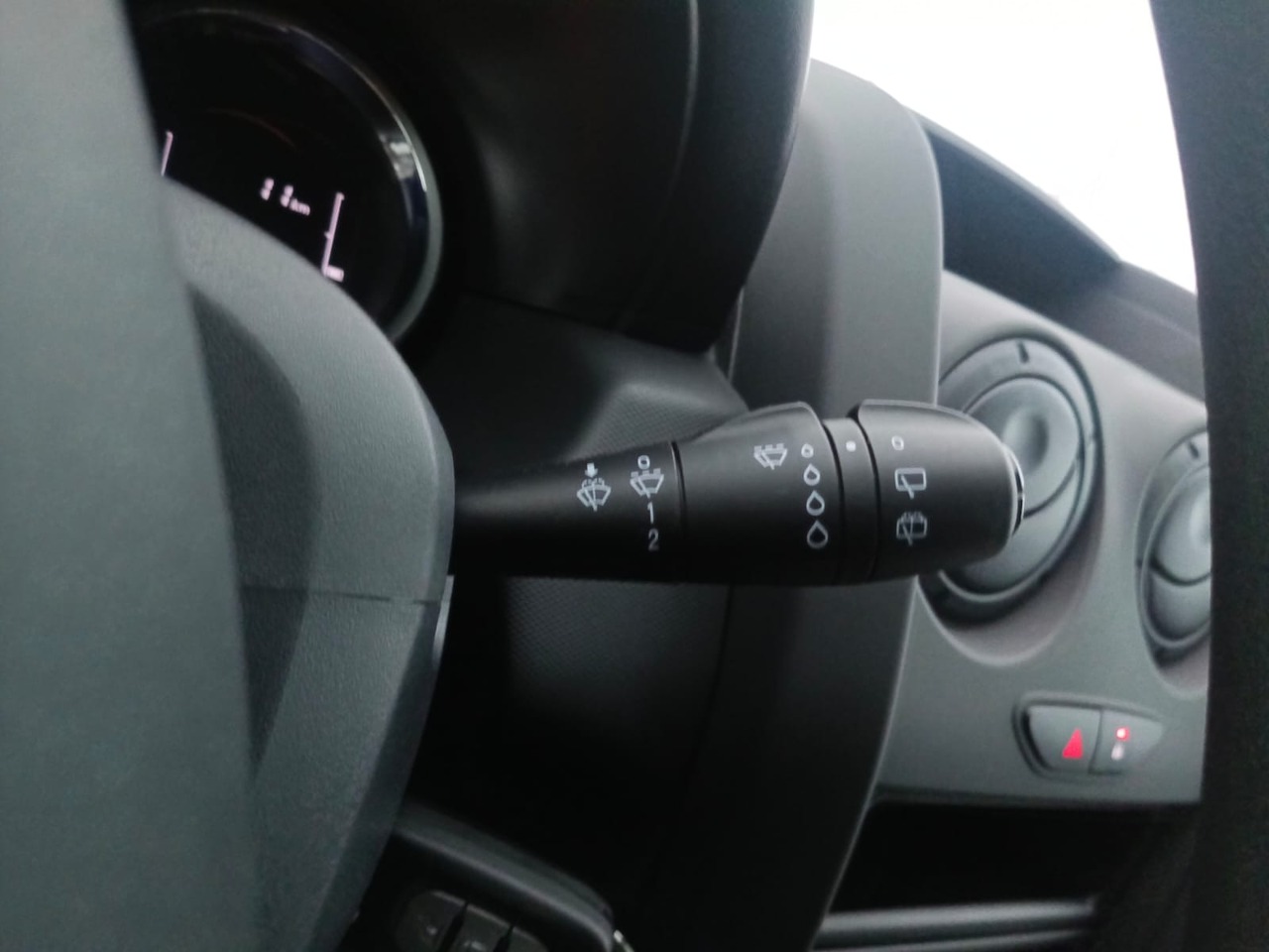 Легковой автотранспорт - LADA Largus 1.6 MT (90 л.с.)