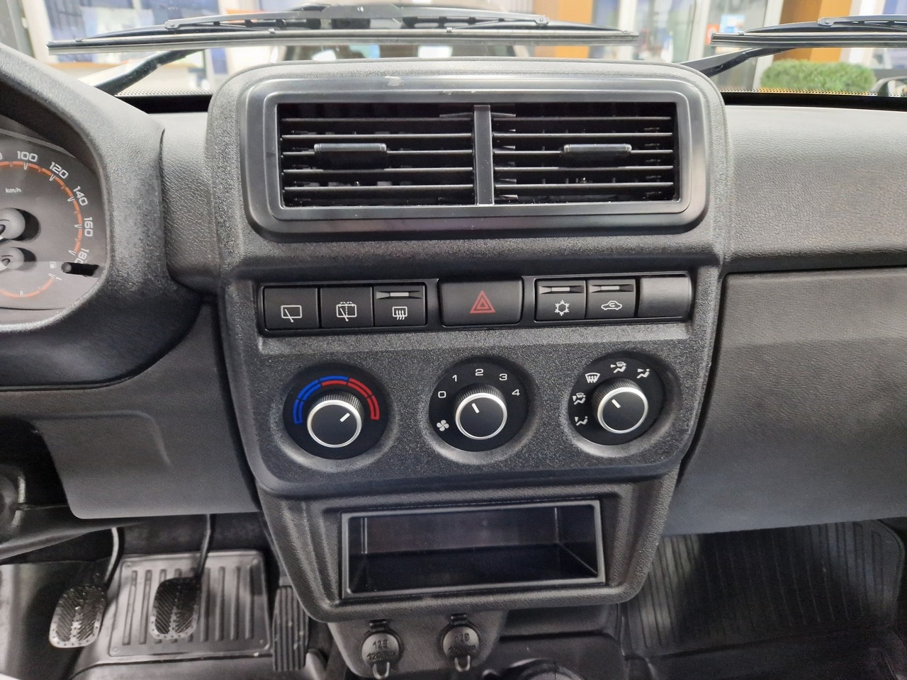 Легковой автотранспорт - LADA Niva Legend 1.7 MT (83 л.с.) 4WD