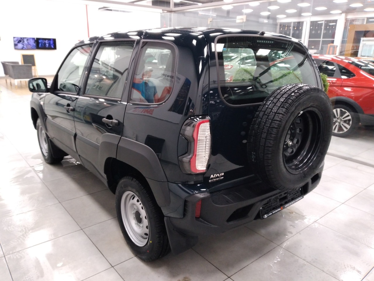 Легковой автотранспорт - LADA Niva 1.7 MT (80 л.с.) 4WD