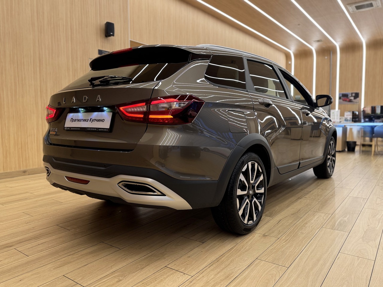 Легковой автотранспорт - LADA Vesta SW Cross 1.6 MT (106 л.с.)