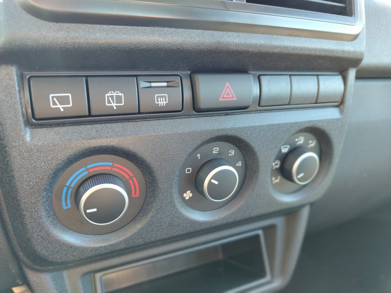 Легковой автотранспорт - LADA Niva Legend 1.7 MT (83 л.с.) 4WD