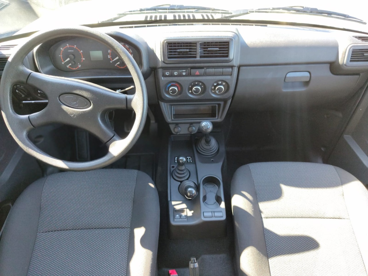 Легковой автотранспорт - LADA Niva Legend 1.7 MT (83 л.с.) 4WD