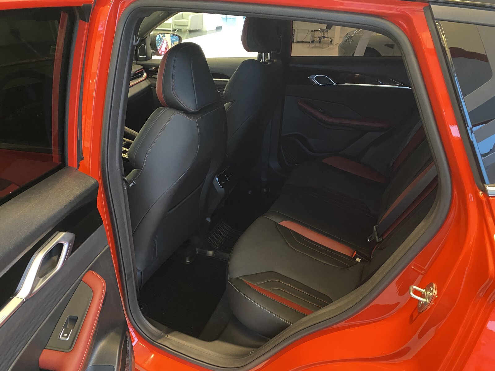 Легковой автотранспорт - GEELY Coolray 