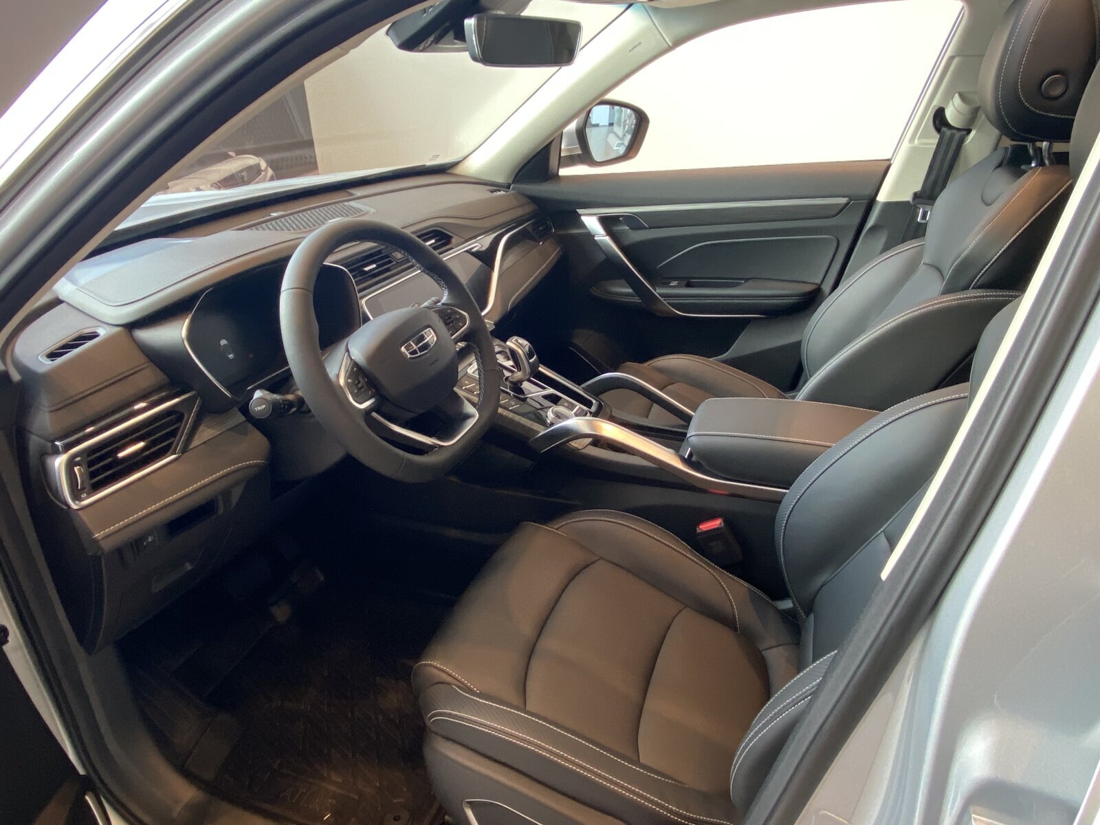 Легковой автотранспорт - GEELY Atlas Pro 