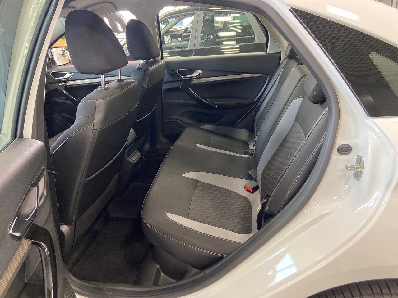 Легковой автотранспорт - LADA Vesta 1.6 MT (106 л.с.)