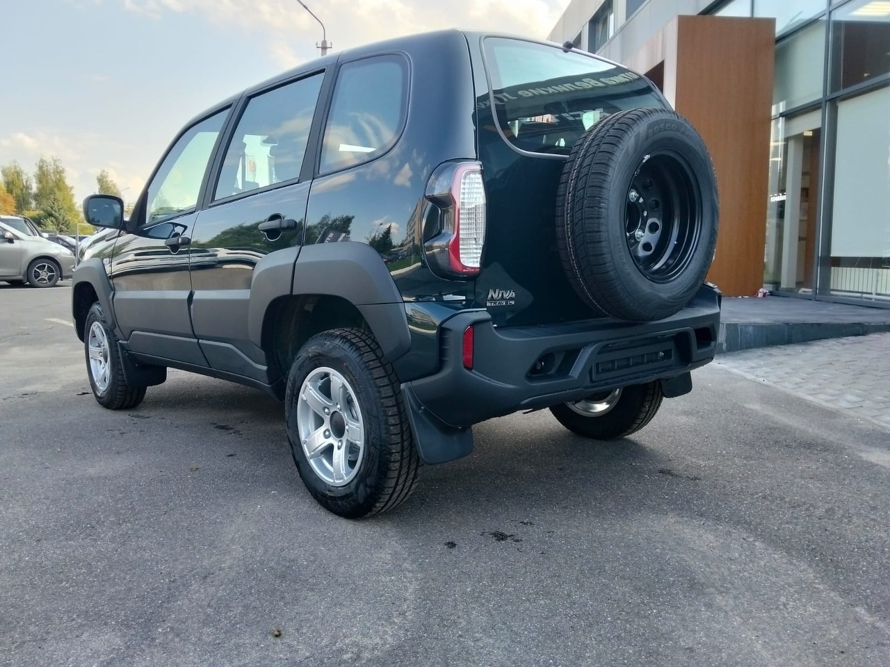 Легковой автотранспорт - LADA Niva Travel 1.7 MT (83 л.с.) 4WD