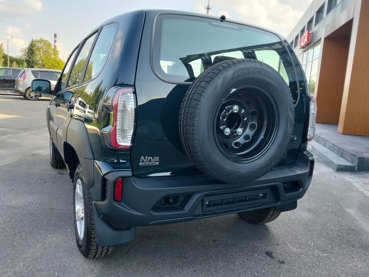 Легковой автотранспорт - LADA Niva Travel 1.7 MT (83 л.с.) 4WD