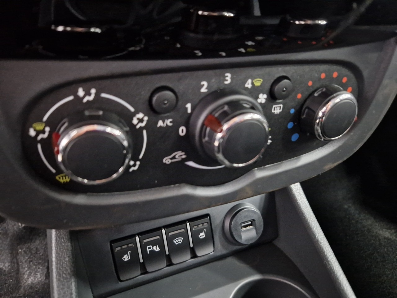 Легковой автотранспорт - LADA Largus Cross 1.6 MT (106 л.с.)