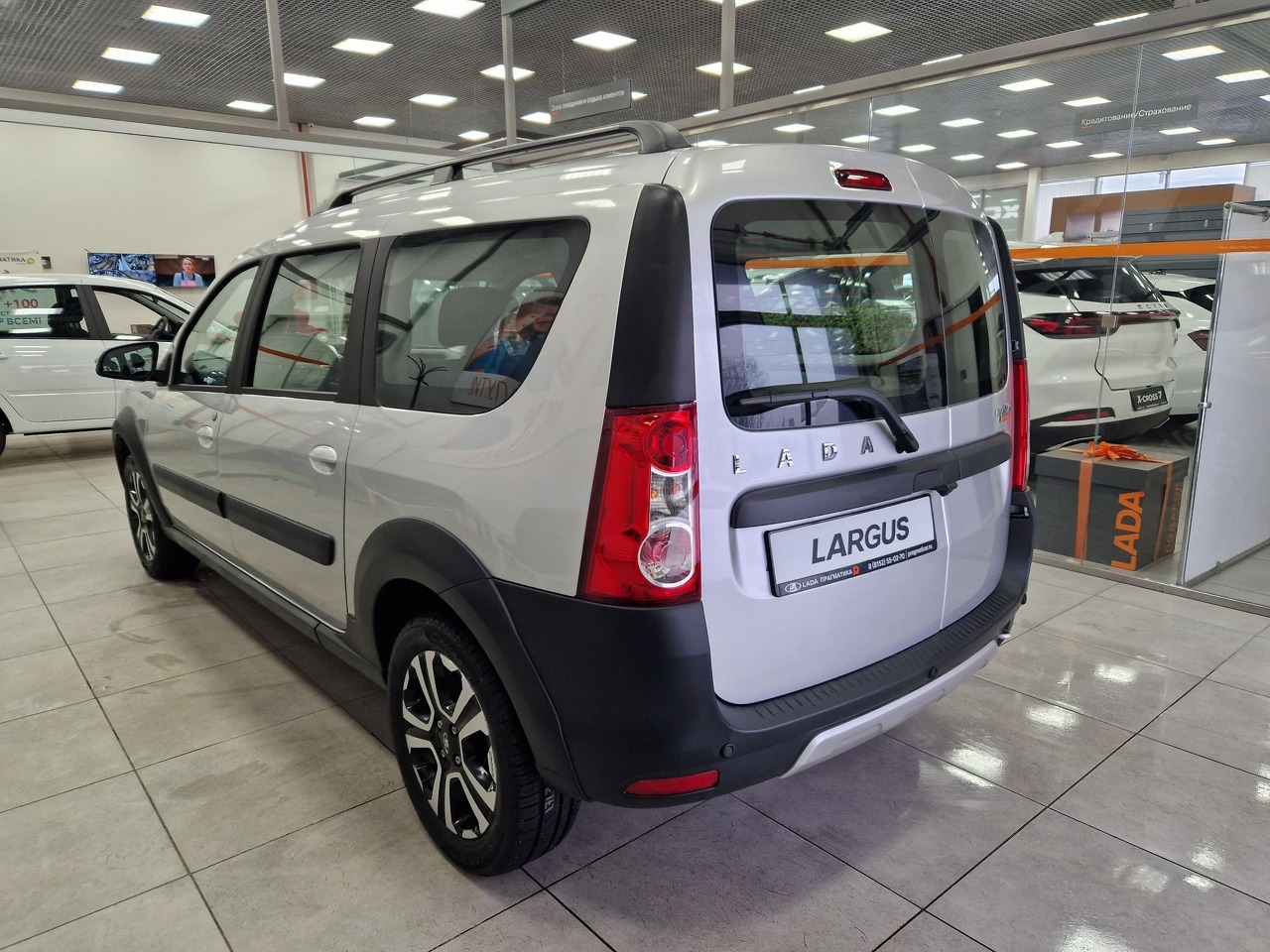 Легковой автотранспорт - LADA Largus Cross 1.6 MT (106 л.с.)