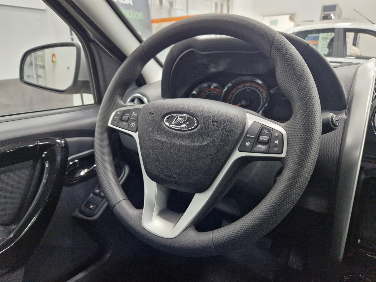 Легковой автотранспорт - LADA Largus Cross 1.6 MT (106 л.с.)