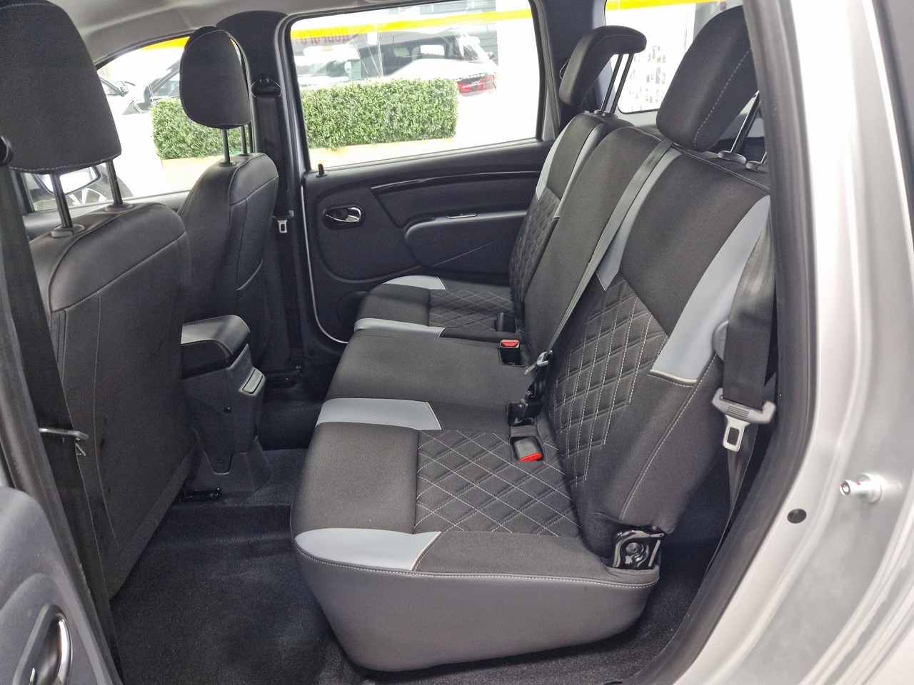 Легковой автотранспорт - LADA Largus Cross 1.6 MT (106 л.с.)