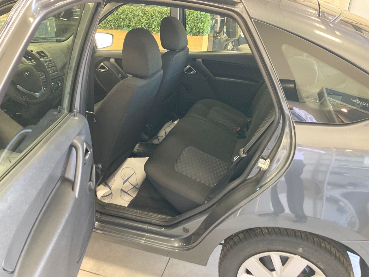 Легковой автотранспорт - LADA Granta 1.6 MT (90 л.с.)