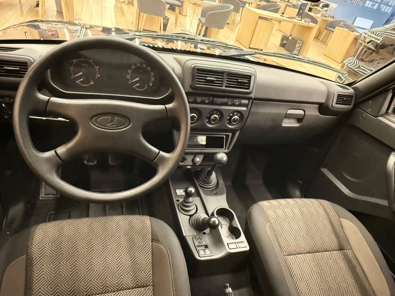 Легковой автотранспорт - LADA Niva Legend 1.7 MT (83 л.с.) 4WD