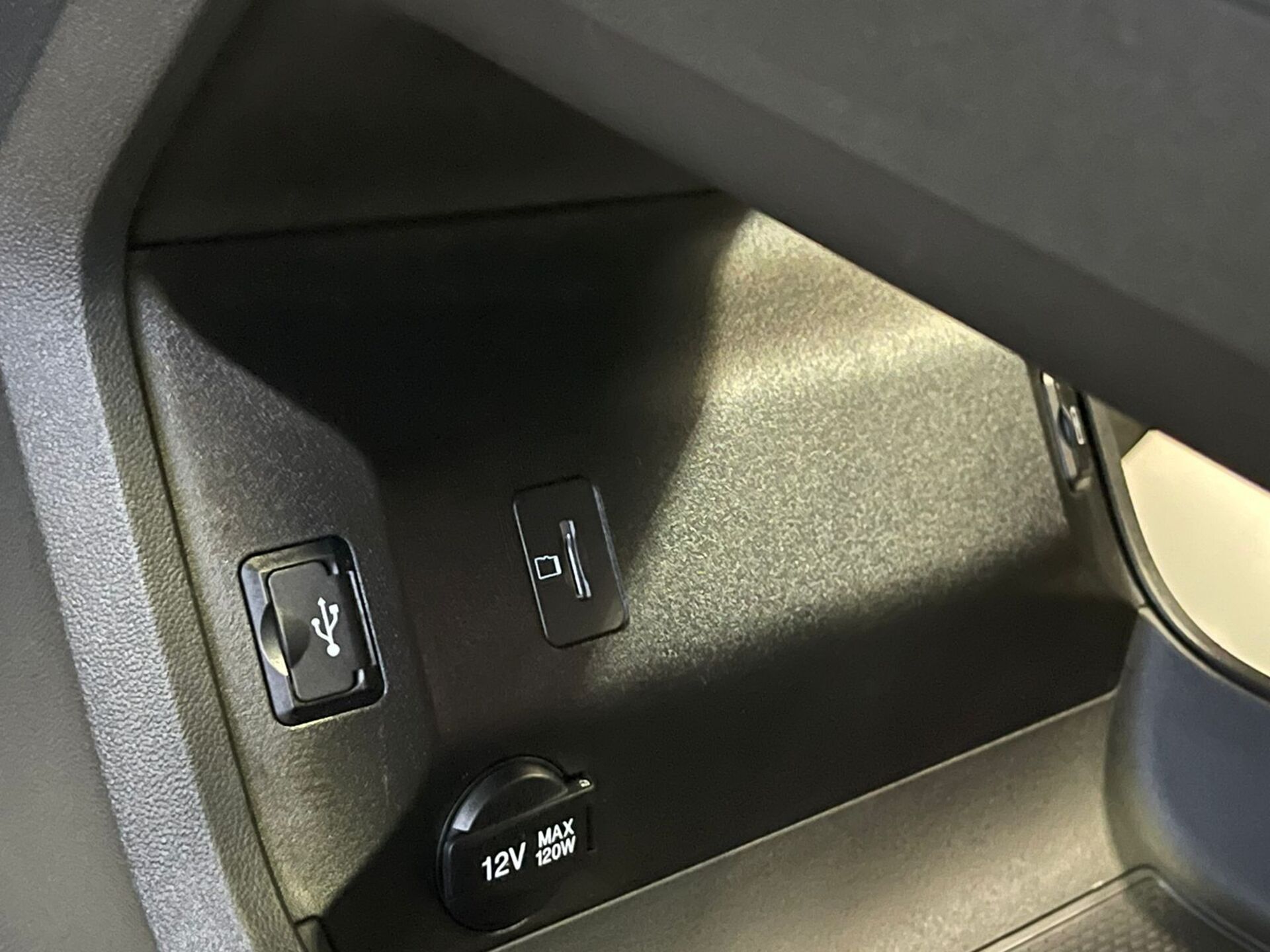 Легковой автотранспорт - CHANGAN UNI-K 2.0 AT (226 л.с.) 4WD