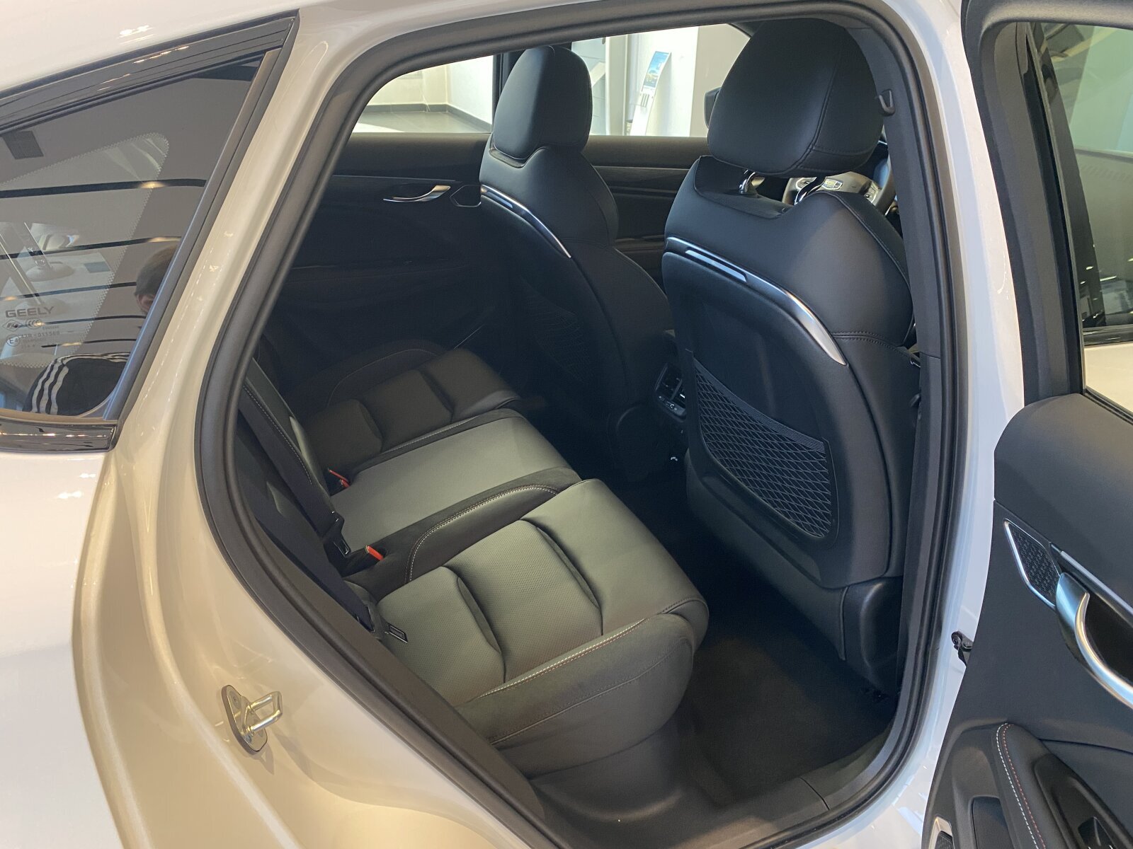 Легковой автотранспорт - GEELY Tugella 