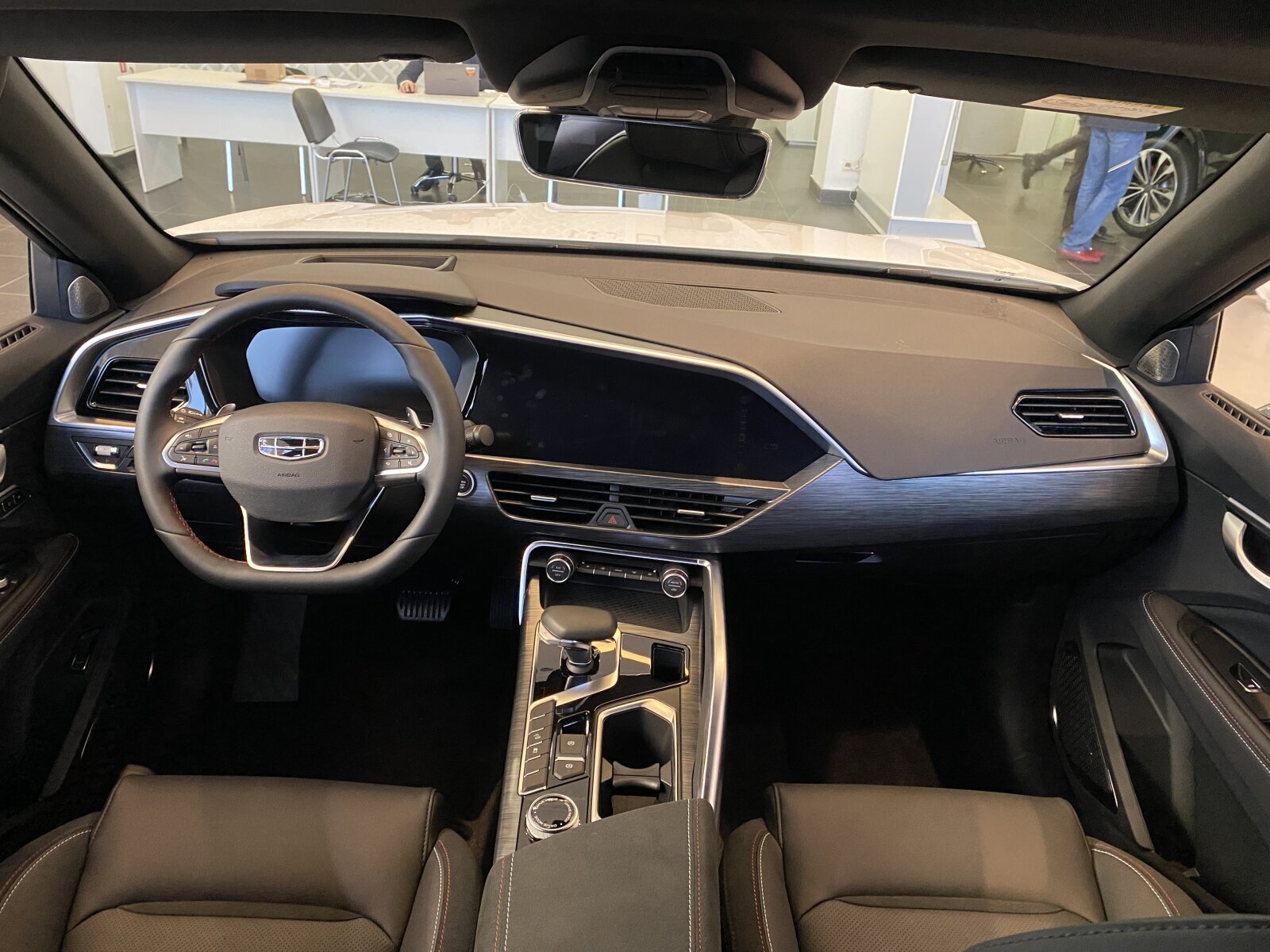 Легковой автотранспорт - GEELY Tugella 
