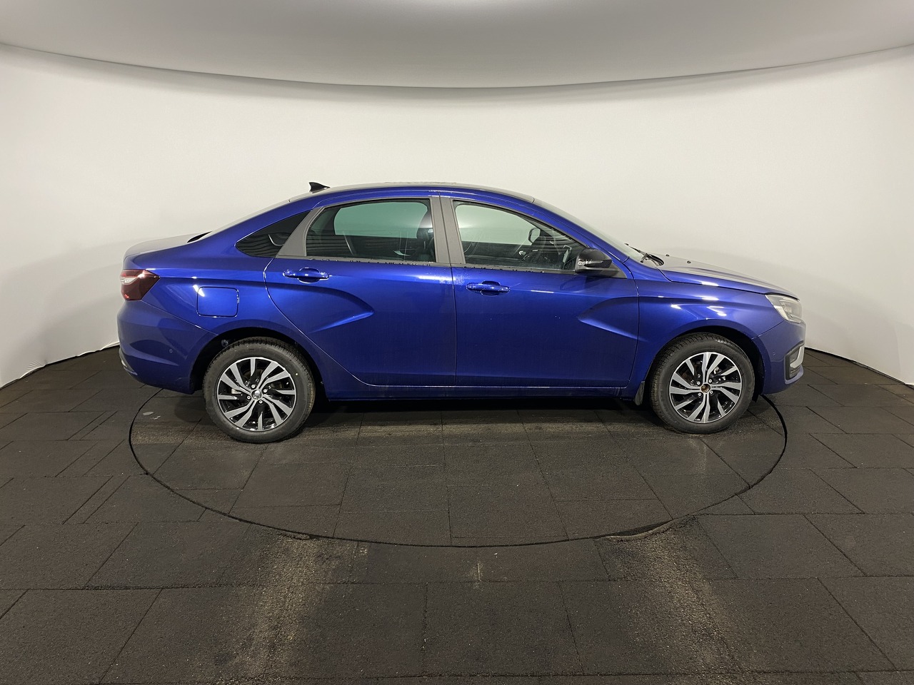 Легковой автотранспорт - LADA Vesta 1.8 CVT (122 л.с.)