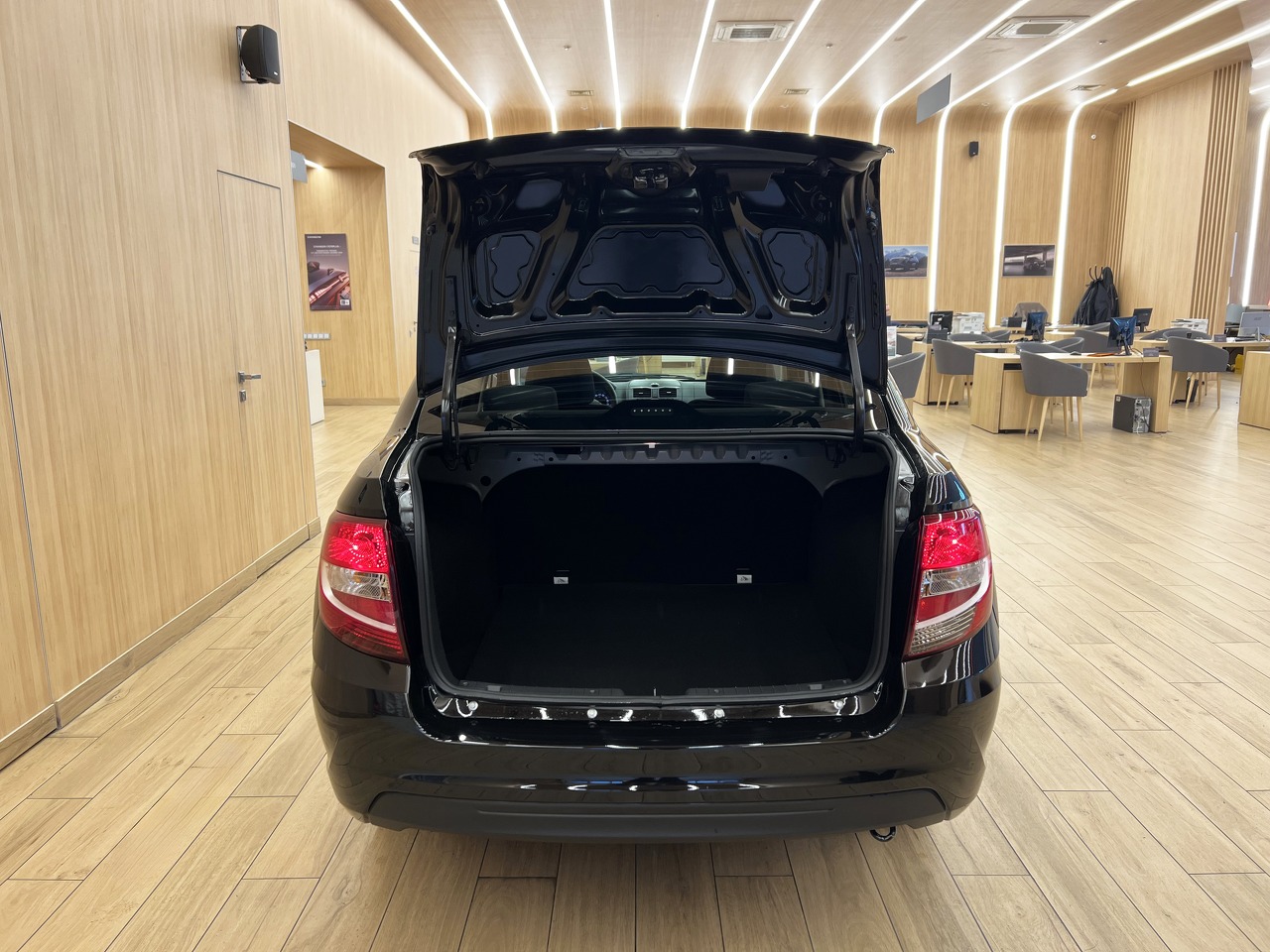 Легковой автотранспорт - LADA Granta 1.6 MT (90 л.с.)