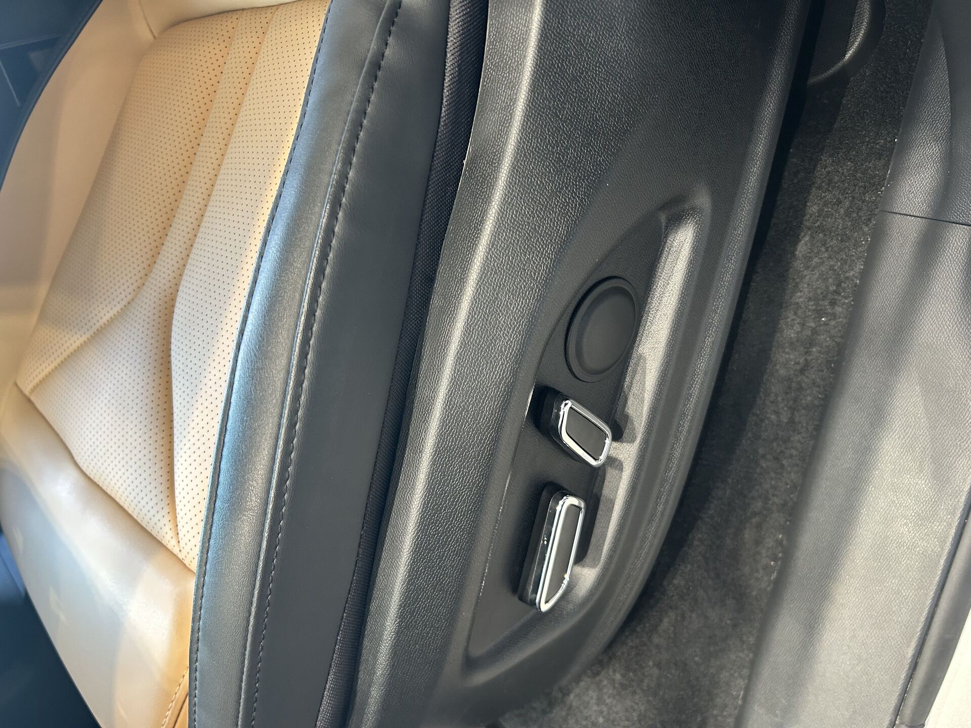 Легковой автотранспорт - CHANGAN Hunter Plus 2.0 AT (226 л.с.) 4WD