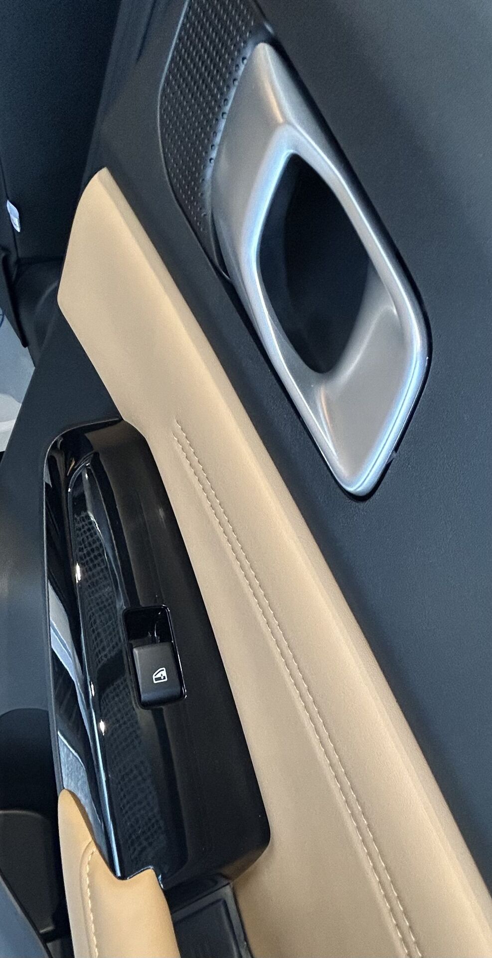 Легковой автотранспорт - CHANGAN Hunter Plus 2.0 AT (226 л.с.) 4WD