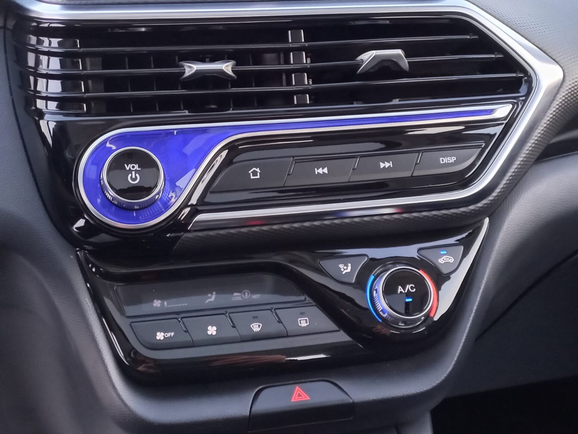 Легковой автотранспорт - CHANGAN Alsvin 1.5 AMT (98 л.с.)