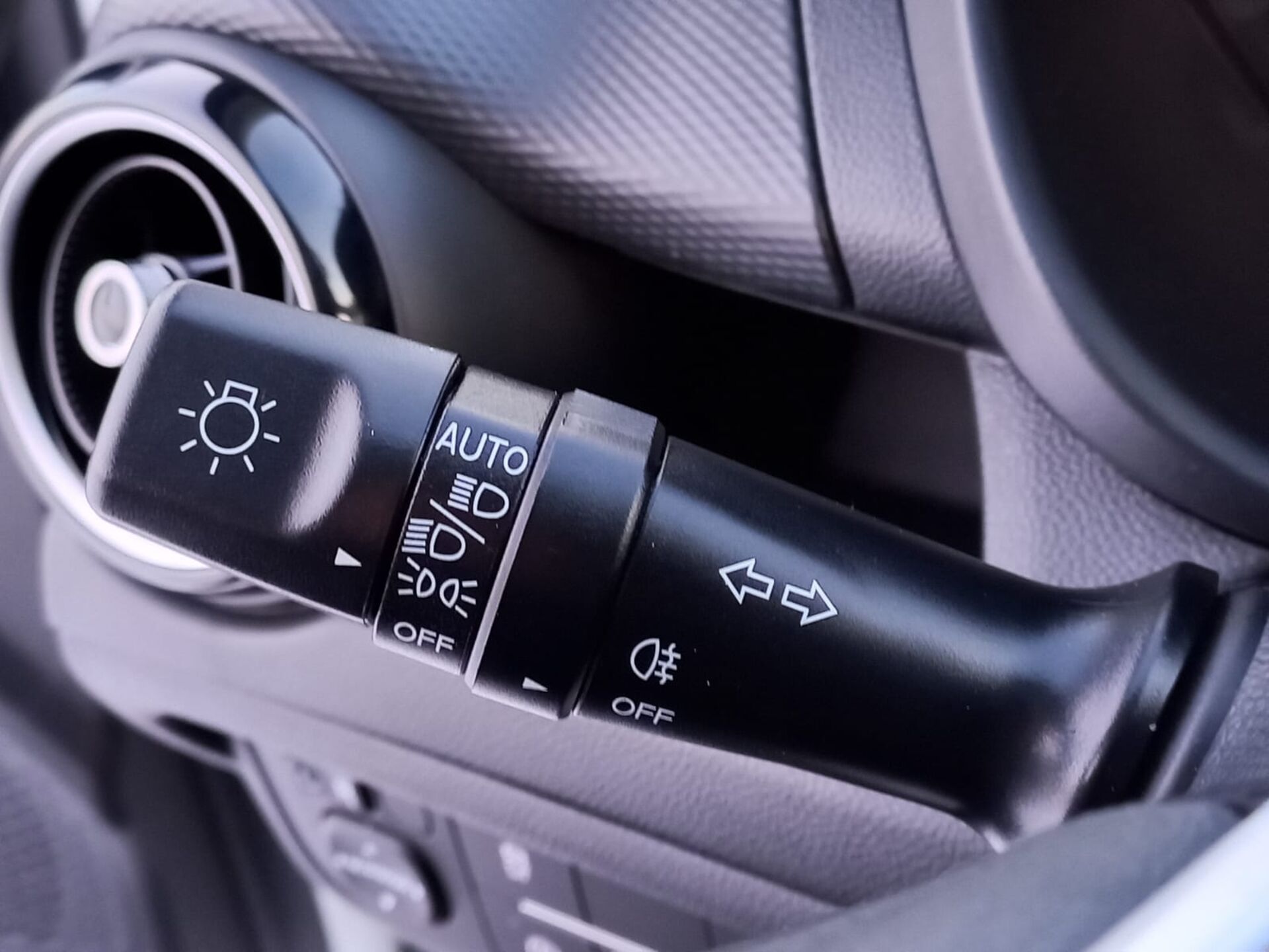 Легковой автотранспорт - CHANGAN Alsvin 1.5 AMT (98 л.с.)