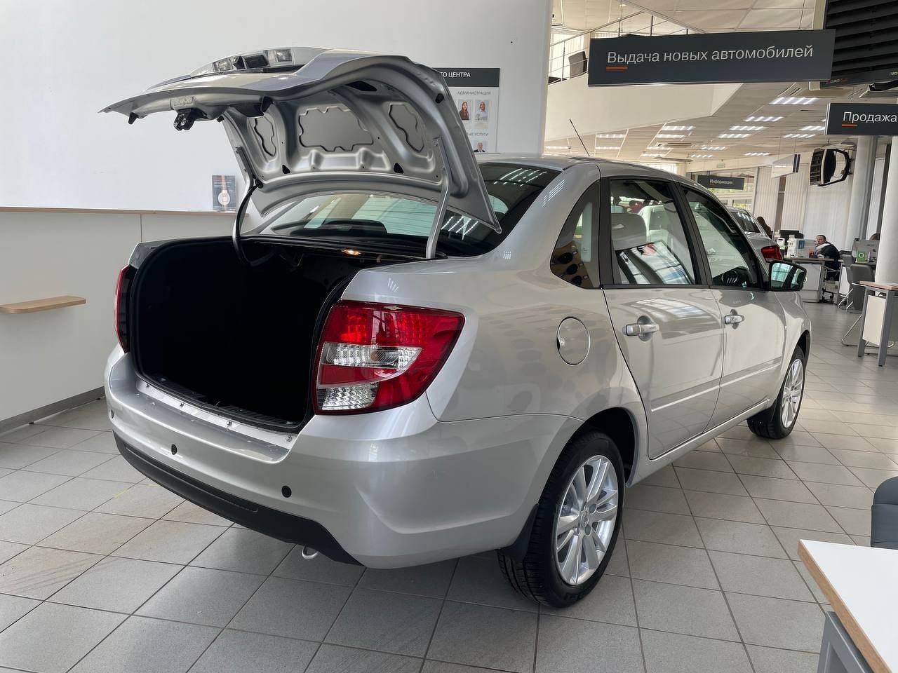 Легковой автотранспорт - LADA Granta 1.6 MT (106 л.с.)