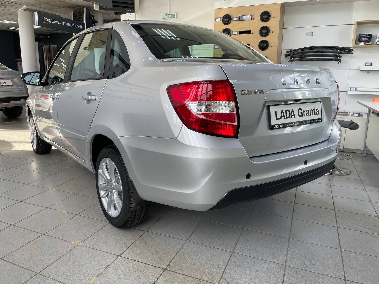 Легковой автотранспорт - LADA Granta 1.6 MT (106 л.с.)