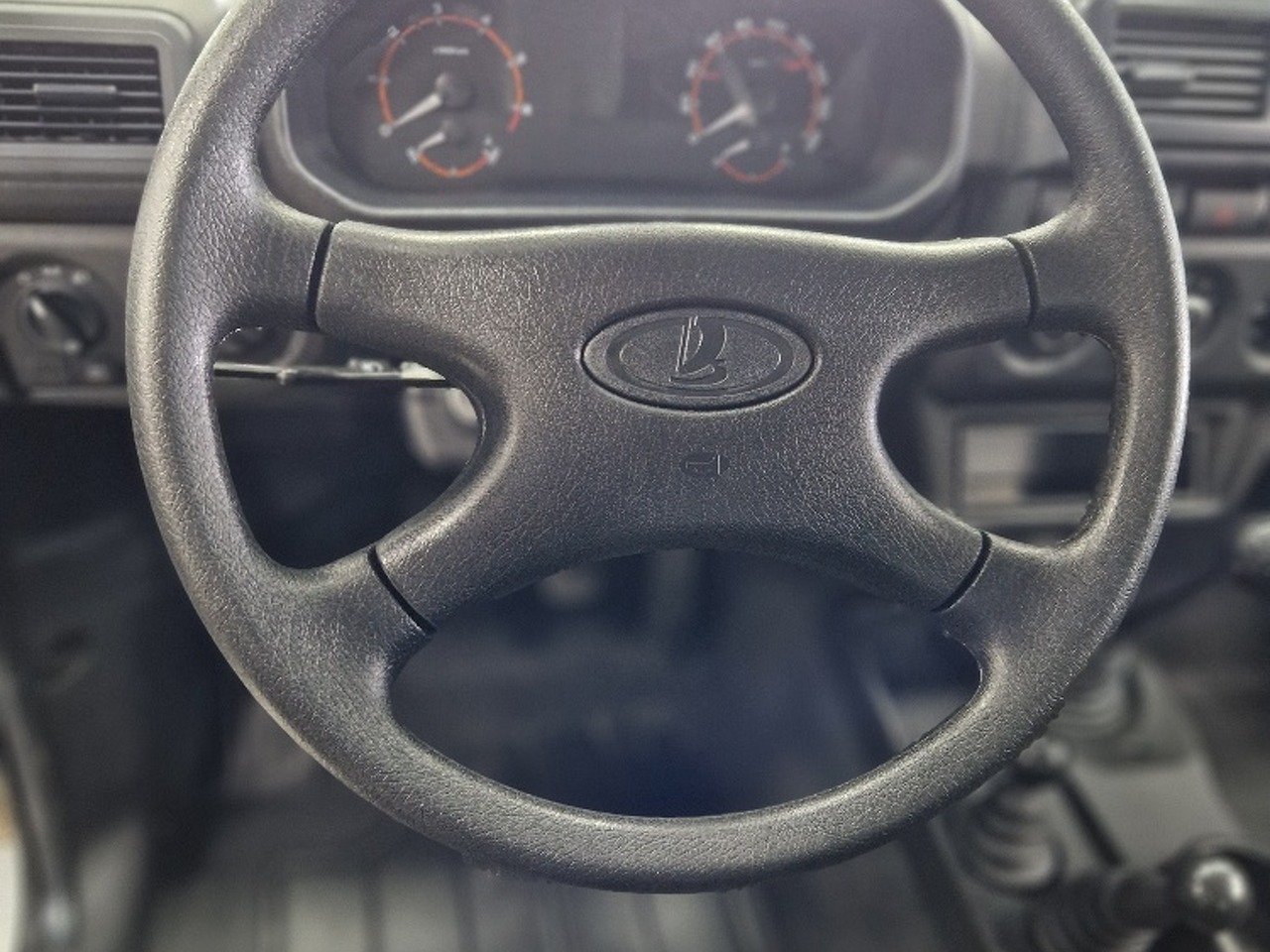 Легковой автотранспорт - Niva Legend 1.7 MT (83 л.с.) 4WD