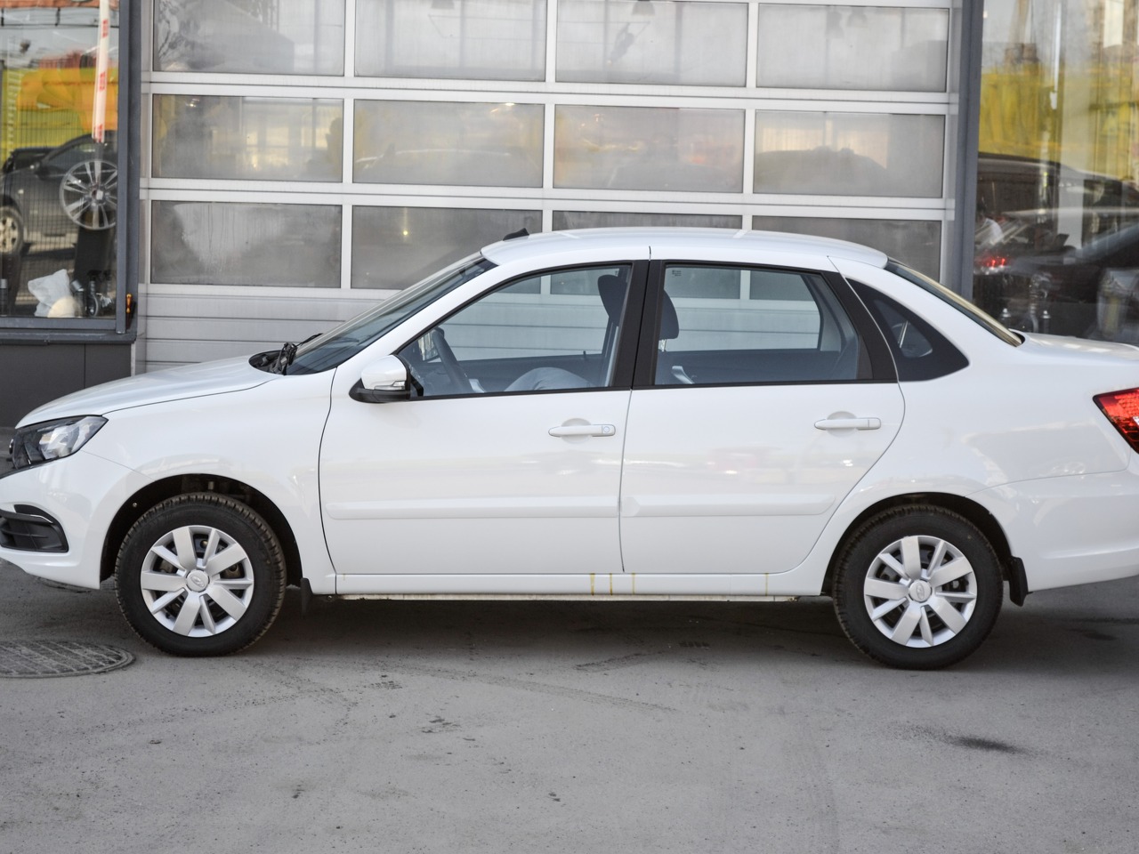 Легковой автотранспорт - Granta Euro-2 1.6 MT (90 л.с.)