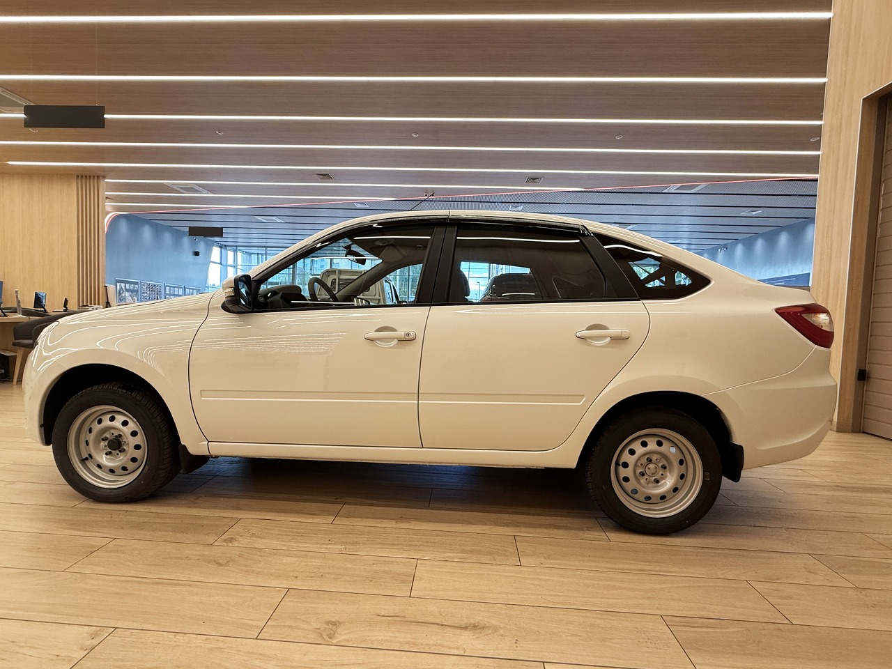 Легковой автотранспорт - LADA Granta 1.6 MT (90 л.с.)