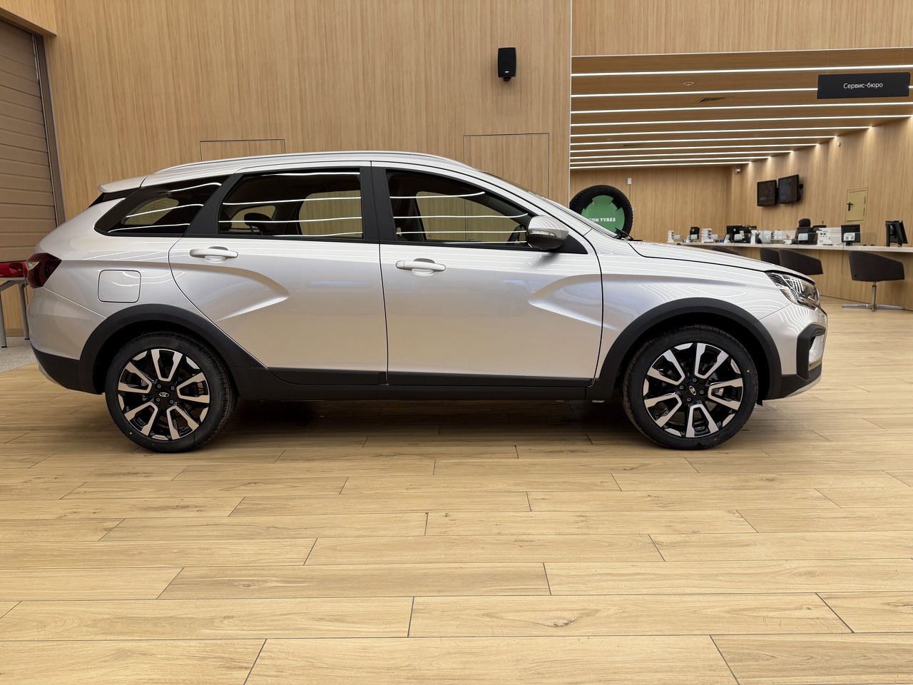 Легковой автотранспорт - LADA Vesta SW Cross 1.8 MT (122 л.с.)