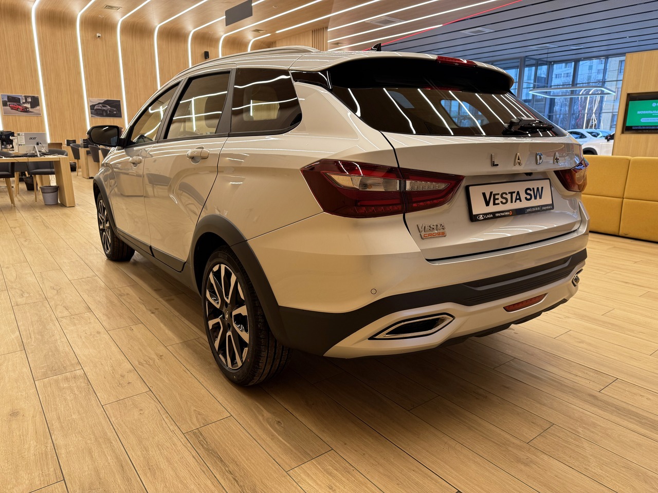 Легковой автотранспорт - LADA Vesta SW Cross 1.8 MT (122 л.с.)