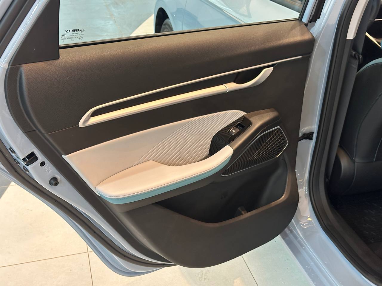 Легковой автотранспорт - GEELY Emgrand 