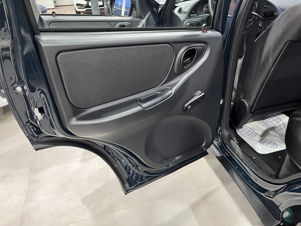 Легковой автотранспорт - LADA Niva Travel 1.7 MT (83 л.с.) 4WD