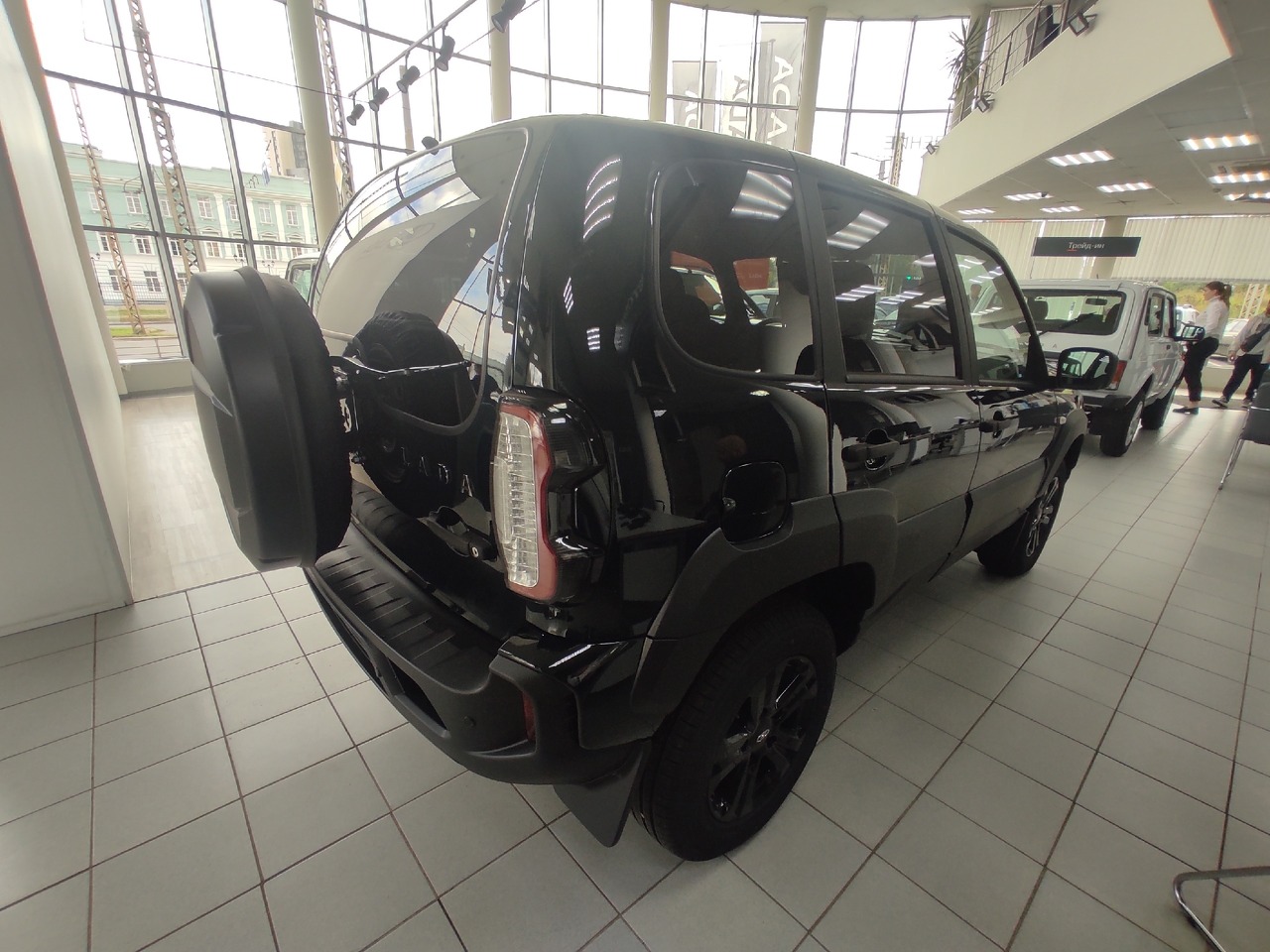 Легковой автотранспорт - Niva 1.7 MT (80 л.с.) 4WD