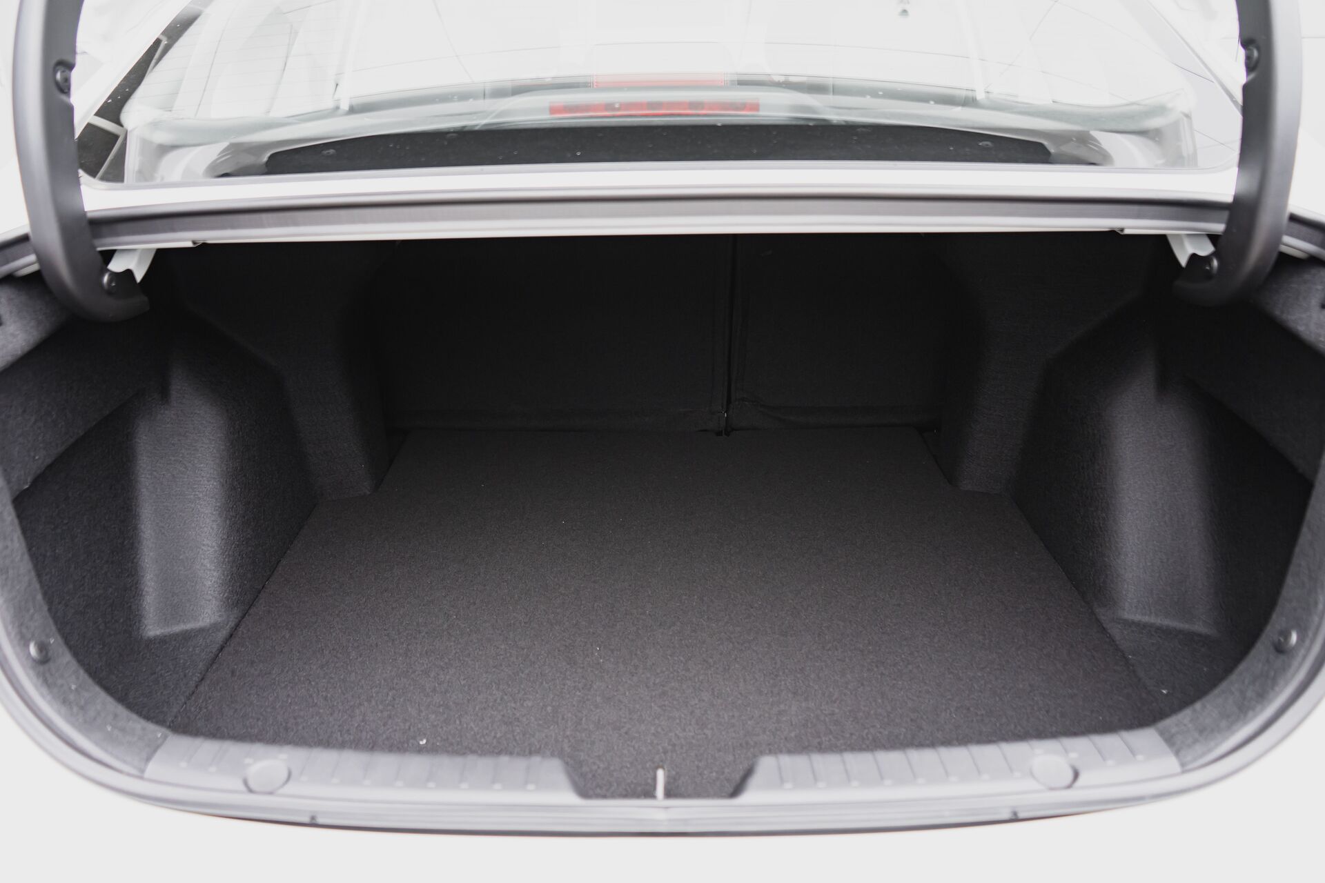 Легковой автотранспорт - CHANGAN Eado Plus 1.4 AMT (155 л.с.)