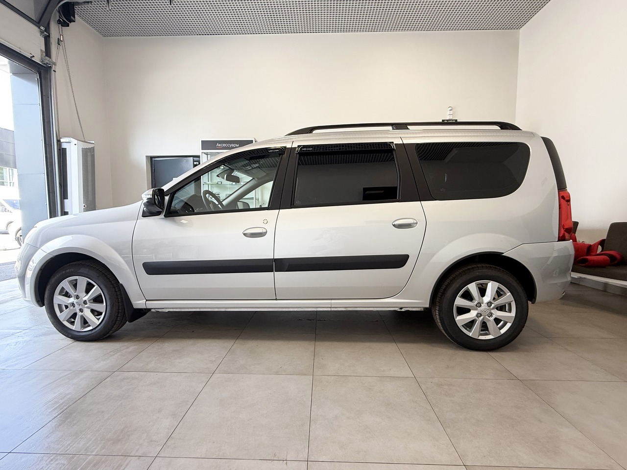 Легковой автотранспорт - LADA Largus 1.6 MT (106 л.с.)