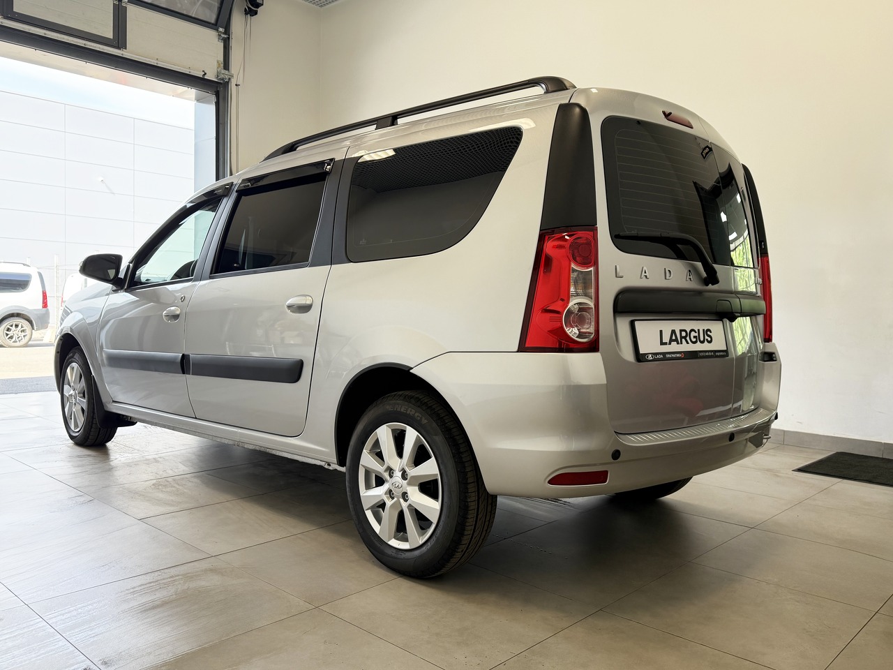 Легковой автотранспорт - LADA Largus 1.6 MT (106 л.с.)