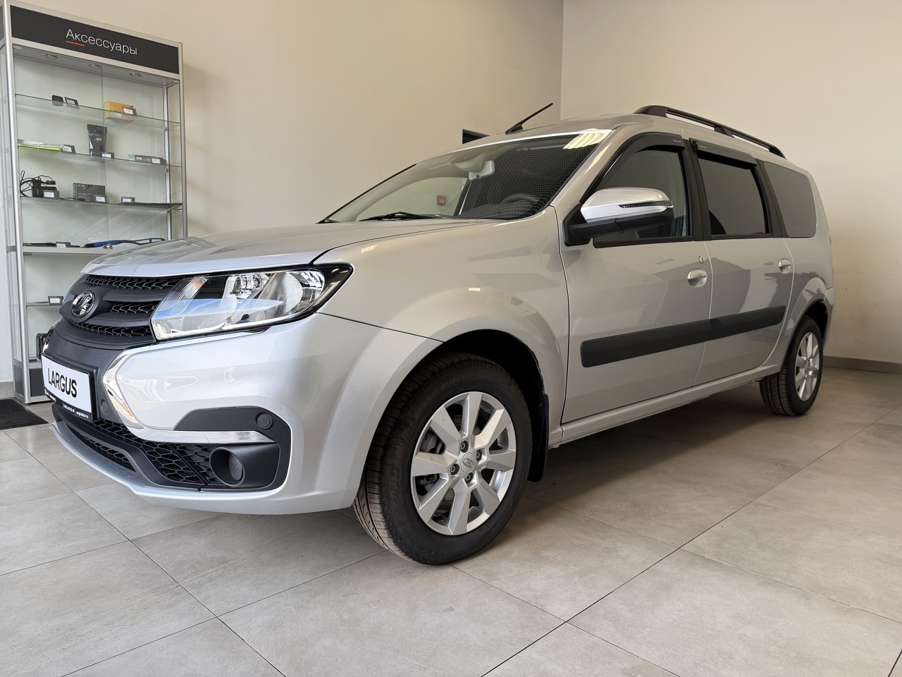 Легковой автотранспорт - LADA Largus 1.6 MT (106 л.с.)