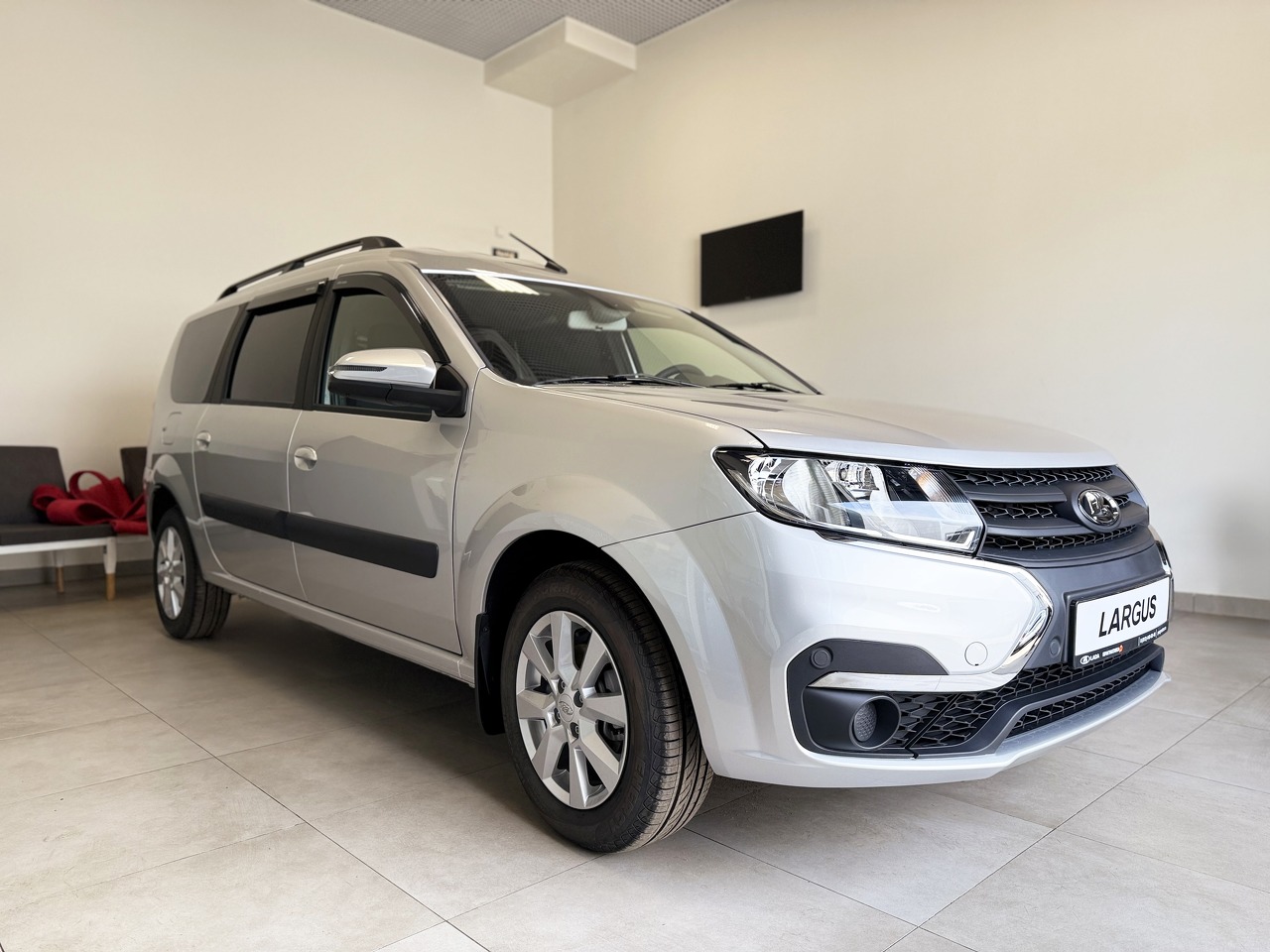 Легковой автотранспорт - LADA Largus 1.6 MT (106 л.с.)