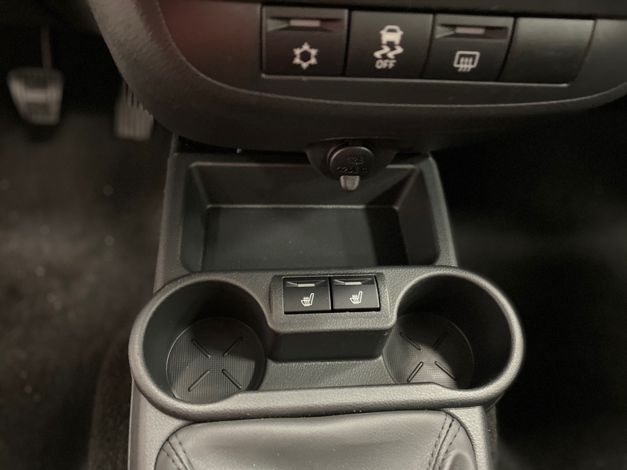 Легковой автотранспорт - LADA Granta Cross 1.6 MT (90 л.с.)