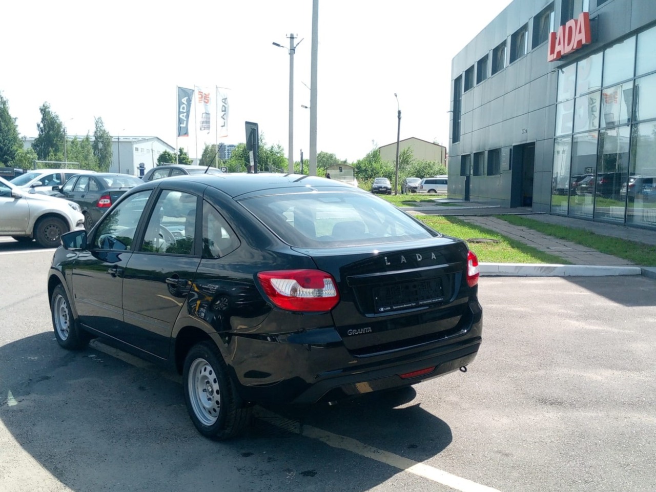 Легковой автотранспорт - LADA Granta 1.6 MT (90 л.с.)