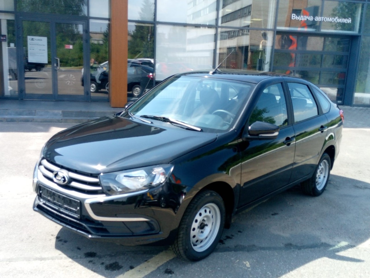 Легковой автотранспорт - LADA Granta 1.6 MT (90 л.с.)