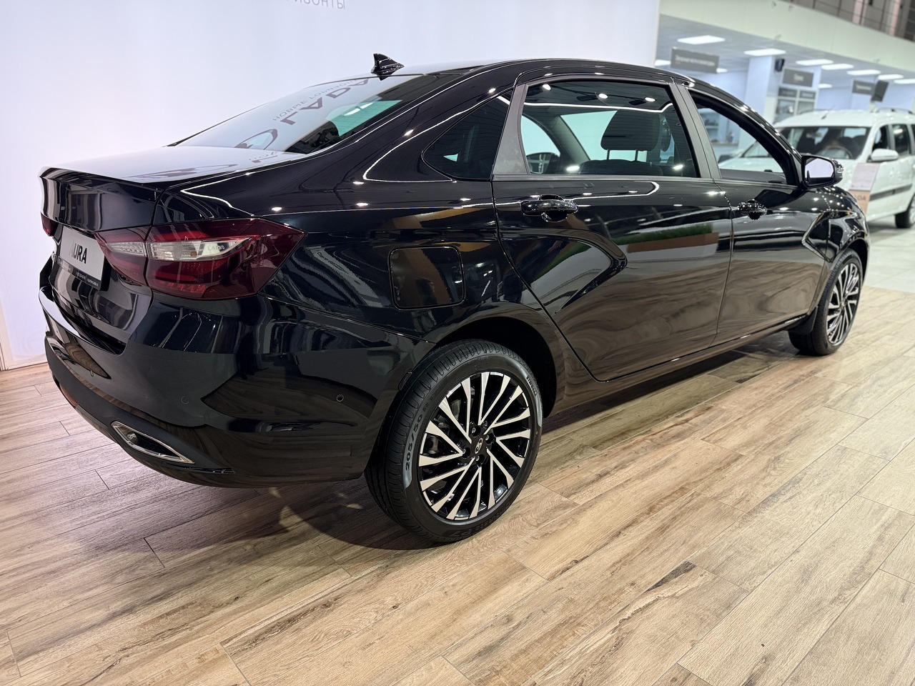 Легковой автотранспорт - LADA Aura 1.8 CVT (122 л.с.)