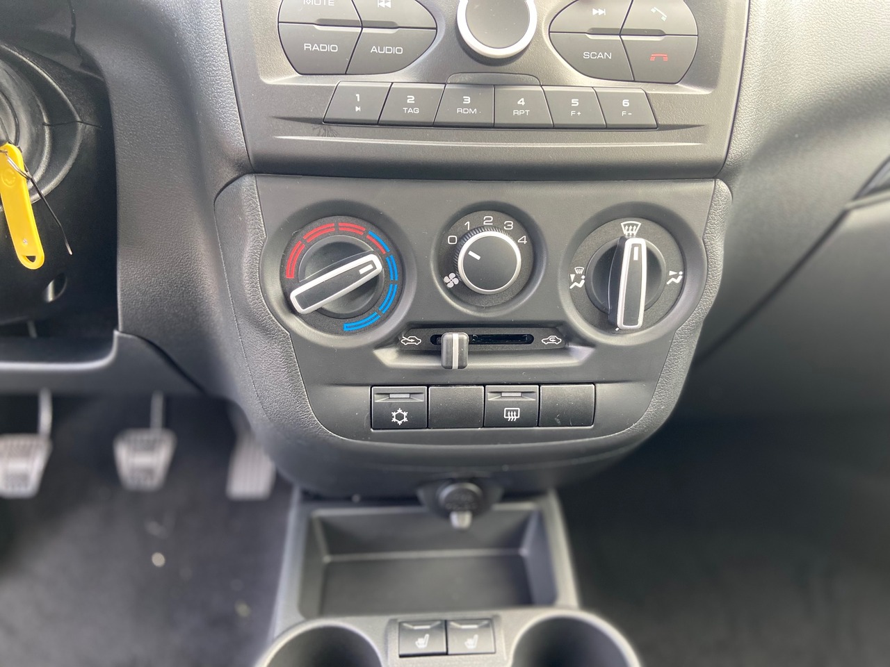 Легковой автотранспорт - LADA Granta Cross 1.6 MT (90 л.с.)