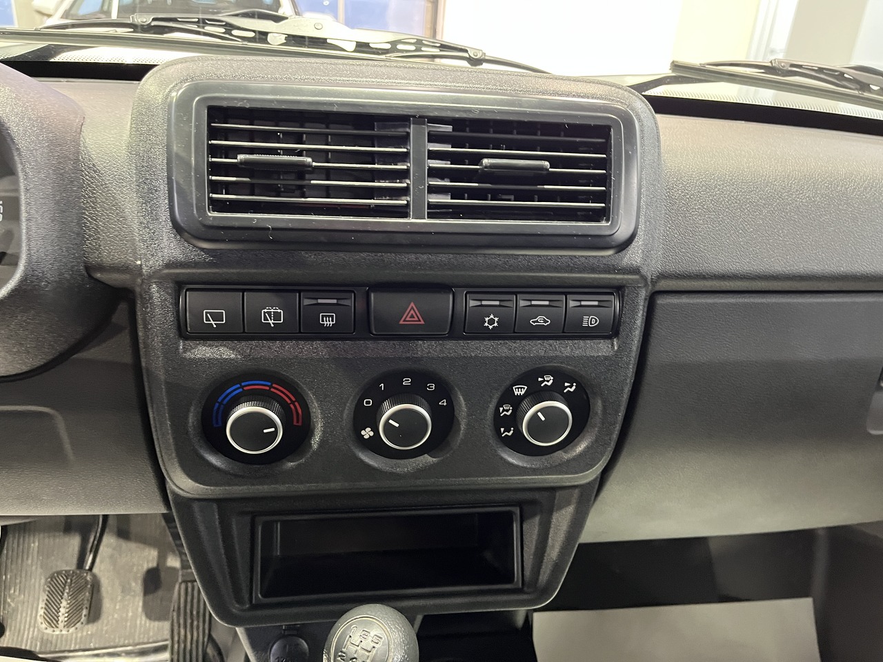 Легковой автотранспорт - LADA Niva Legend Bronto 1.7 MT (83 л.с.) 4WD