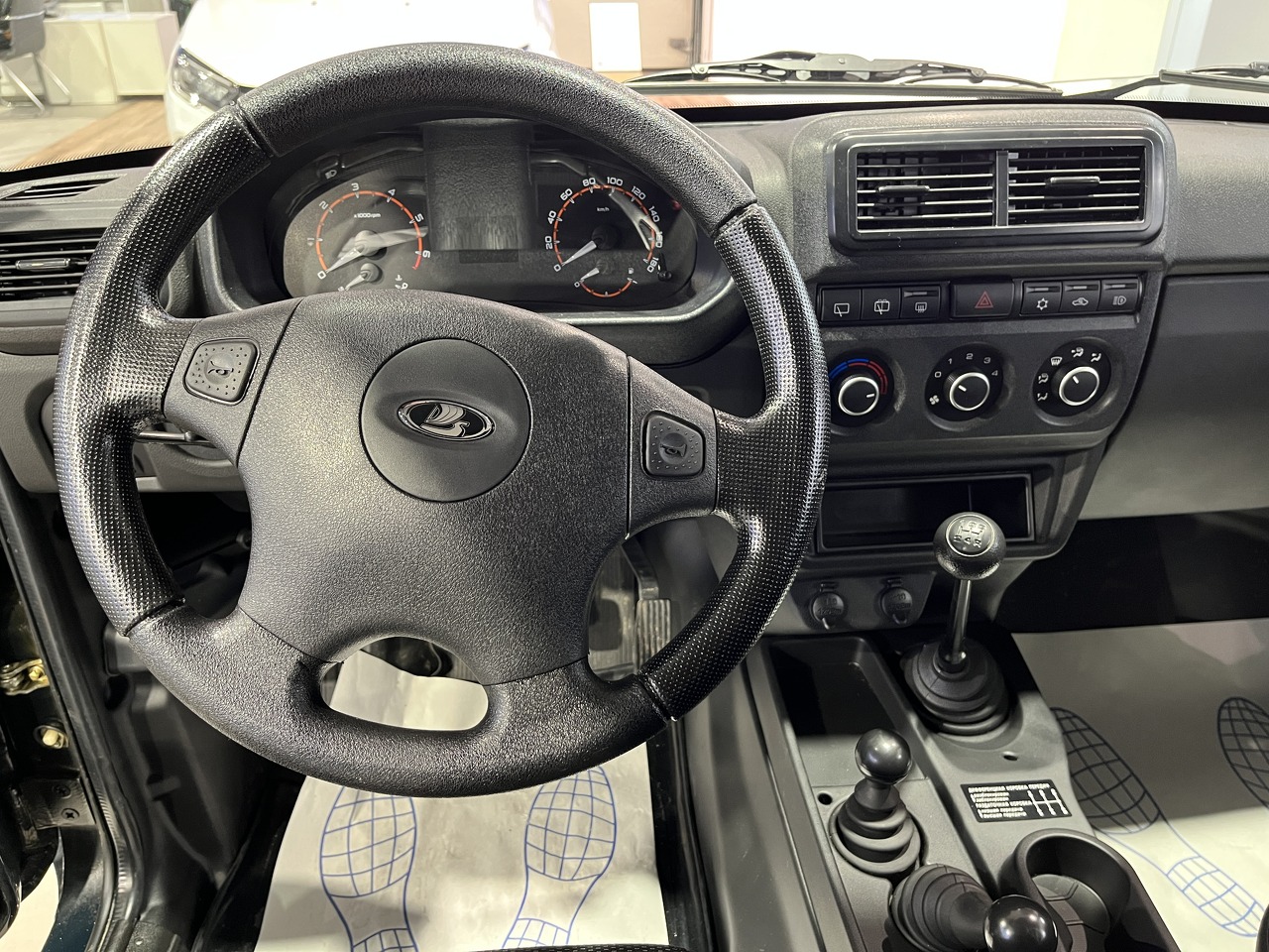 Легковой автотранспорт - LADA Niva Legend Bronto 1.7 MT (83 л.с.) 4WD