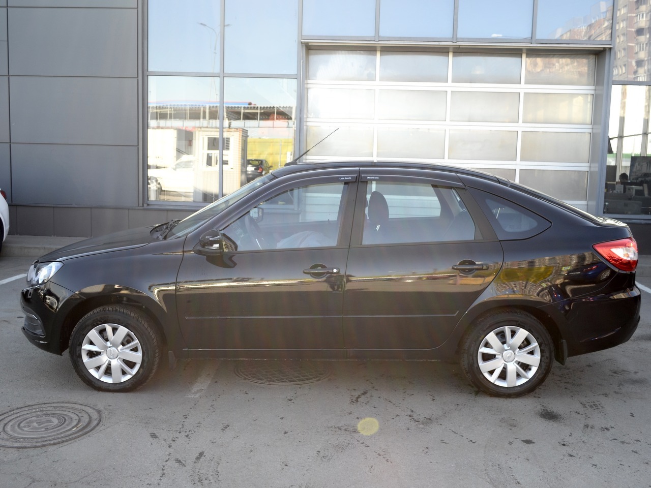 Легковой автотранспорт - LADA Granta 1.6 MT (106 л.с.)