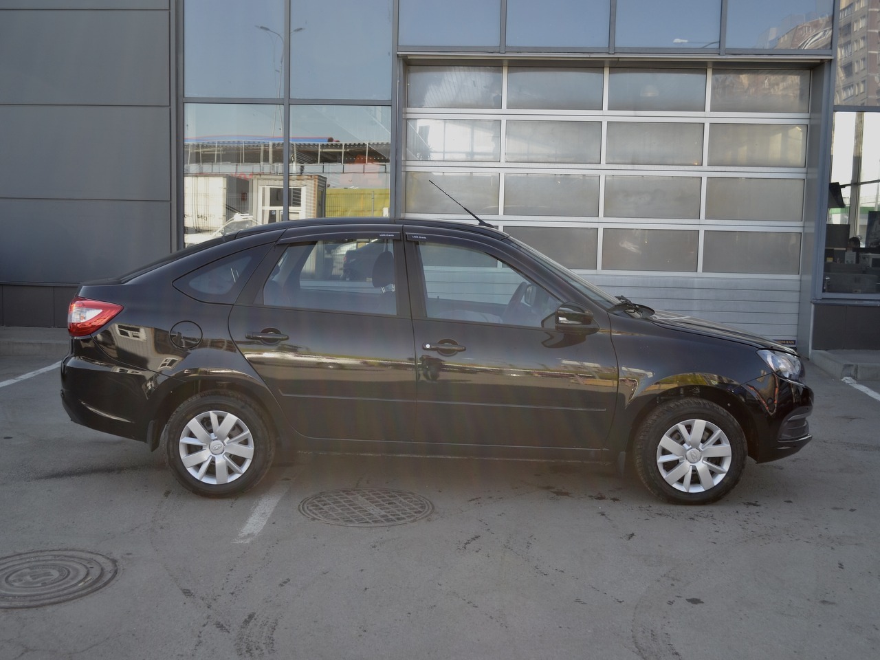 Легковой автотранспорт - LADA Granta 1.6 MT (106 л.с.)